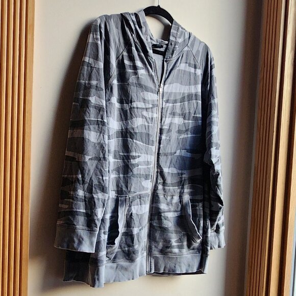 Torrid Gray Camo Zip-Up Plus Size Hoodie Sweatshirt Size 4 - Picture 3 of 15